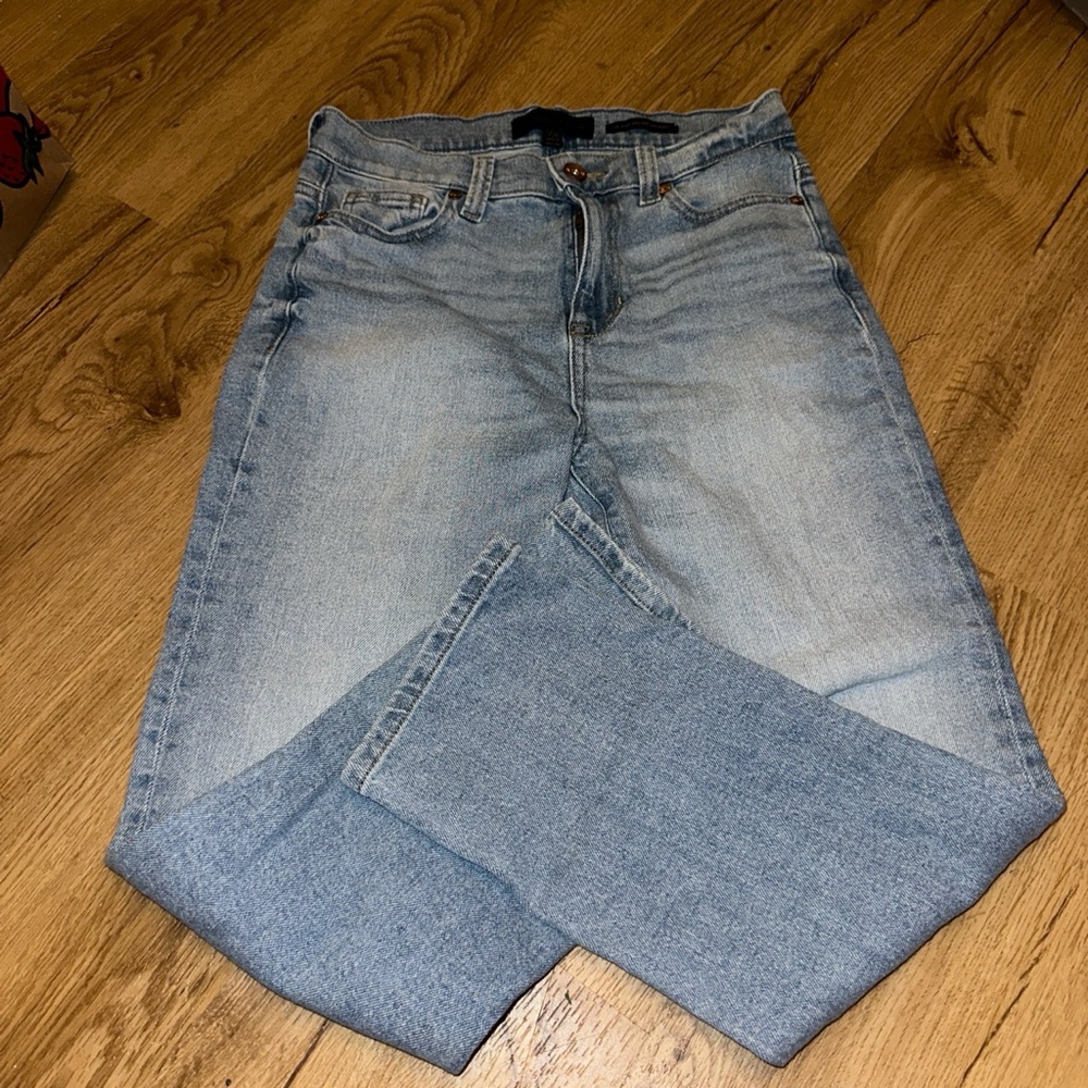 kendall & kylie straight leg high rise jeans